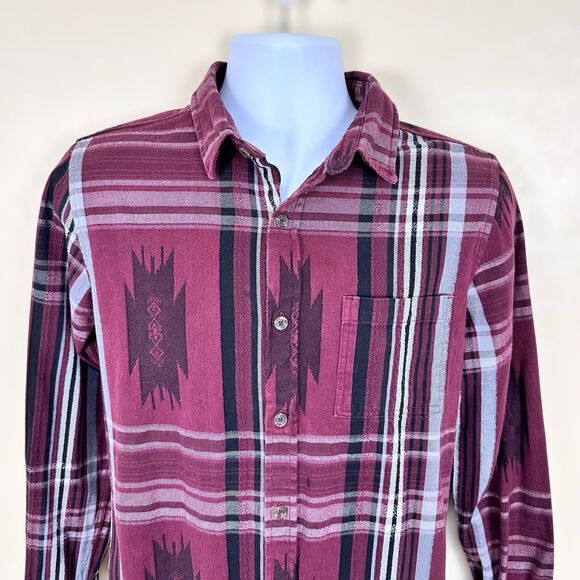 On the Byas Mens Plaid Button Shirt S Southwestern Aztec Skater Barn Chore Rodeo - Picture 4 of 9